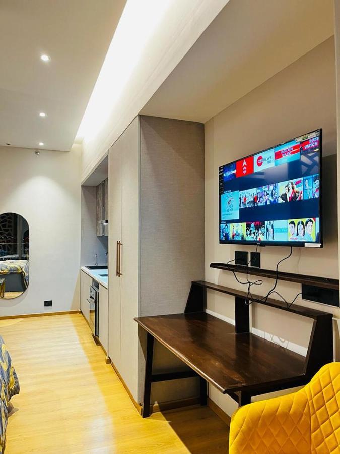 Luxe Apartment By Hey Studio'S Ghaziabad Exterior foto