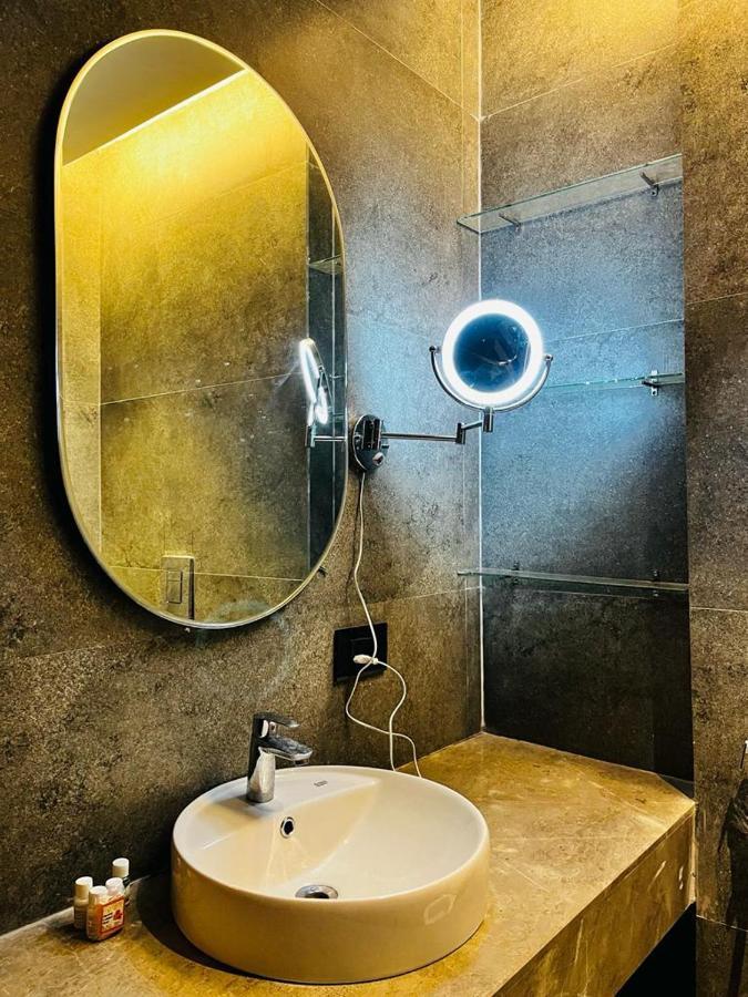 Luxe Apartment By Hey Studio'S Ghaziabad Exterior foto