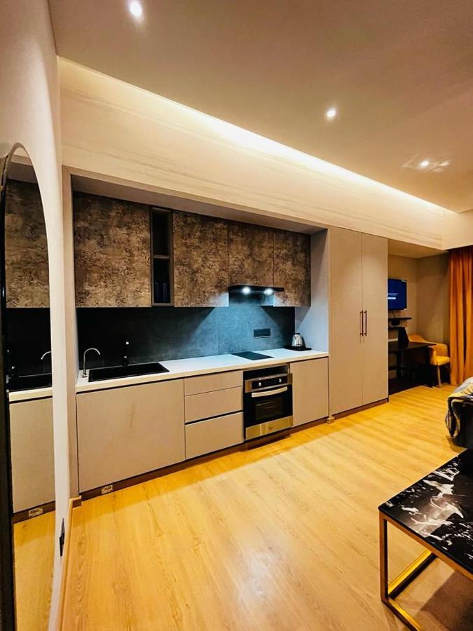 Luxe Apartment By Hey Studio'S Ghaziabad Exterior foto